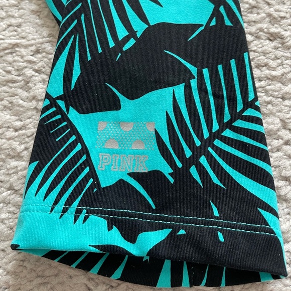 Victoria's Secret Pink Ultimate Extreme Crop athletic workout pants. Size Small - Picture 3 of 9